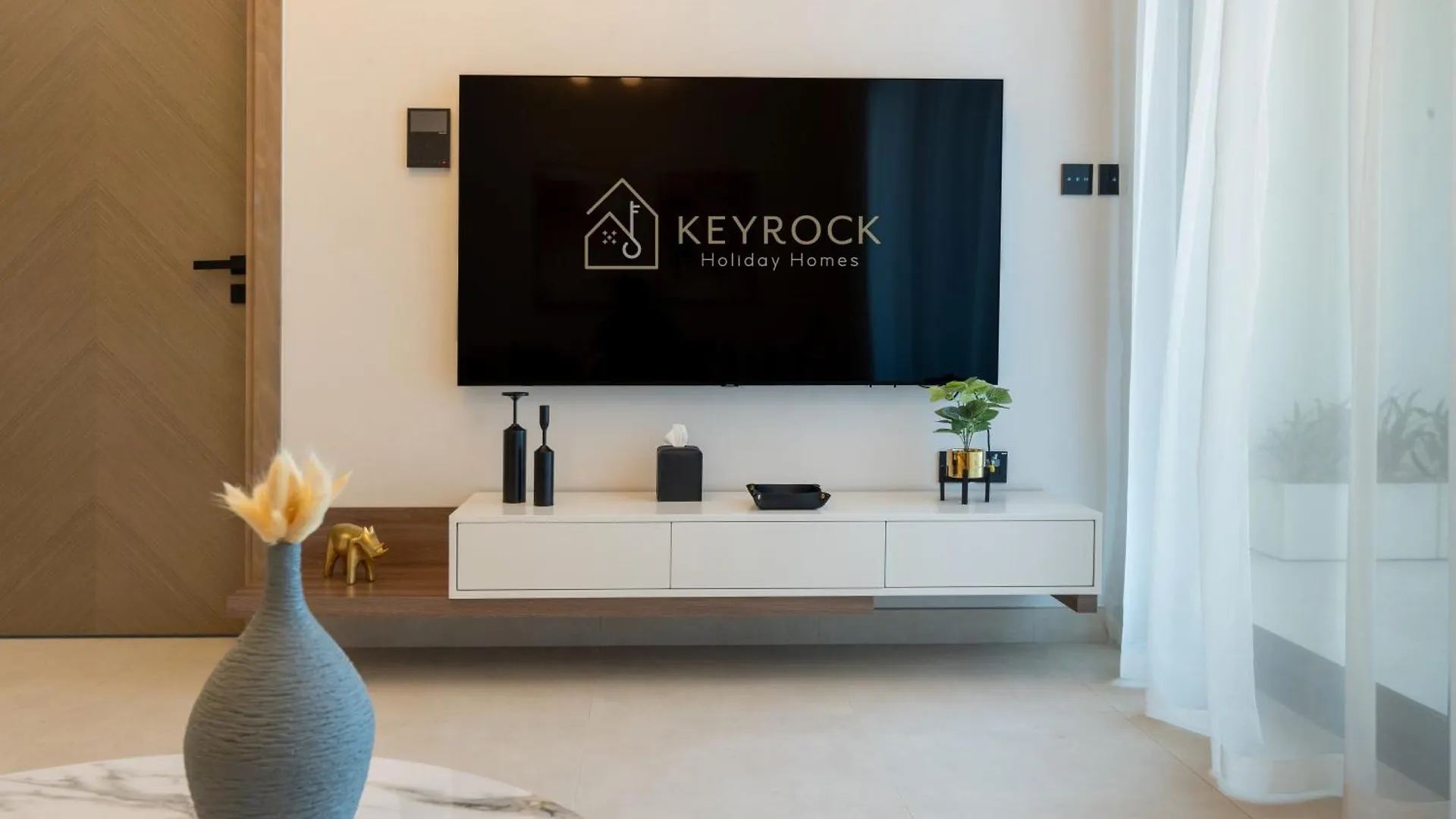 Keyrock Living - Binghatti Canal Premium Stay Dubai