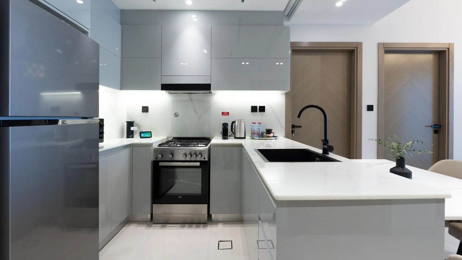 Keyrock Living - Binghatti Canal Premium Stay Dubai Apartment
